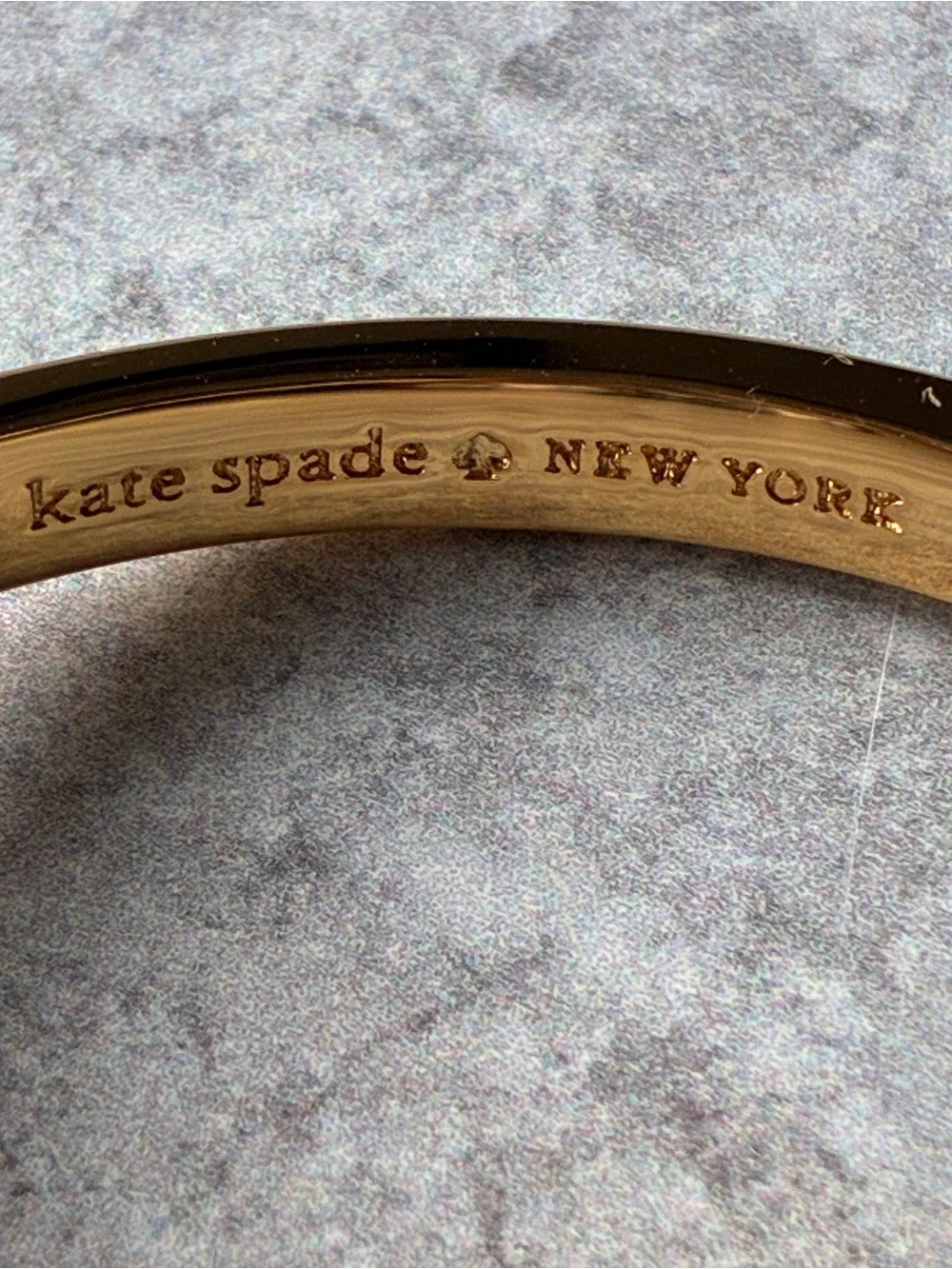 Kate Spade New York Green Enamel Clover Hinged Bangle Bracelet Gold Tone NWT